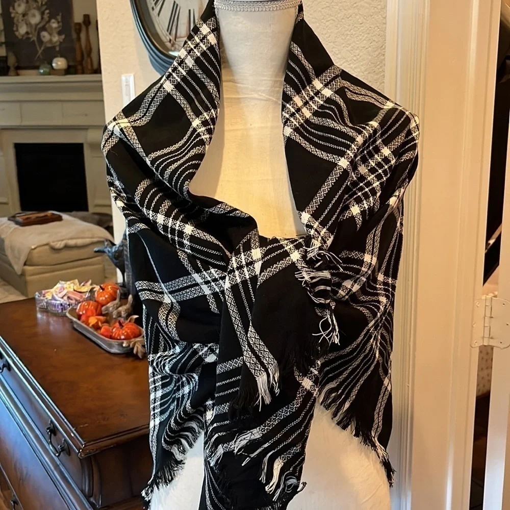 Amanda Smith Black and White Plaid Scarf. 48” x 48”
